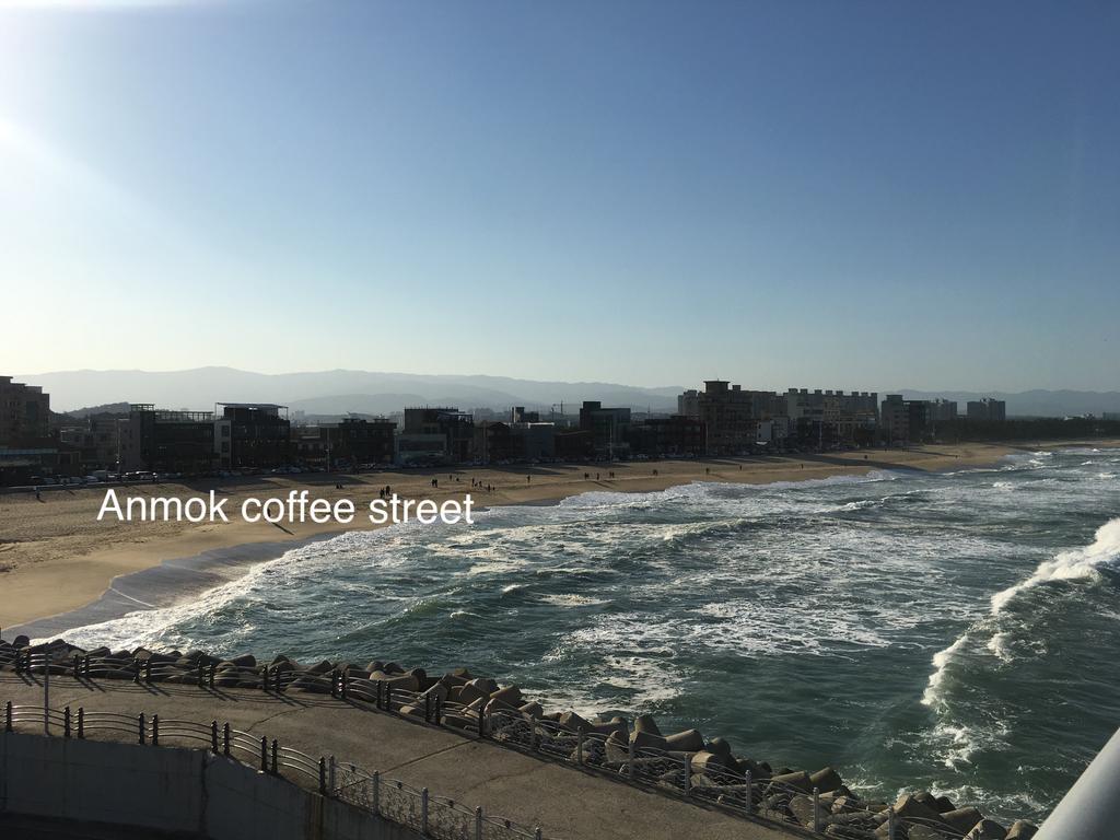 Aark House Vandrarhem Gangneung Exteriör bild